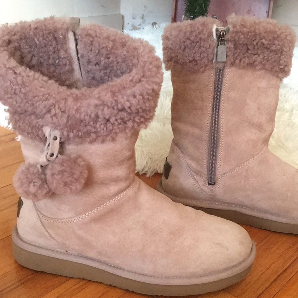 UGG mauve color boots